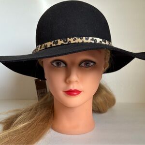Crown Vintage Black Wide-Brim Felt Hat with Leopard Band